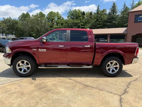 Used 2017 RAM 1500 Laramie w/ Convenience Group AWD/4WD image 2
