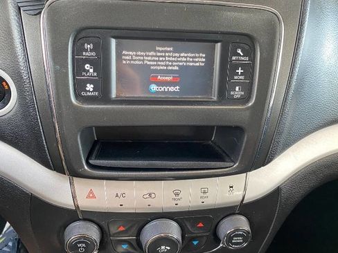 Used 2017 Dodge Journey SE w/ Flexible Seating Group image 34