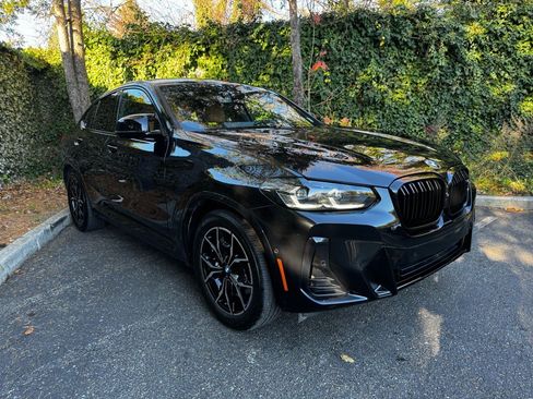 Used 2023 BMW X4 M40i w/ Premium Package image 3