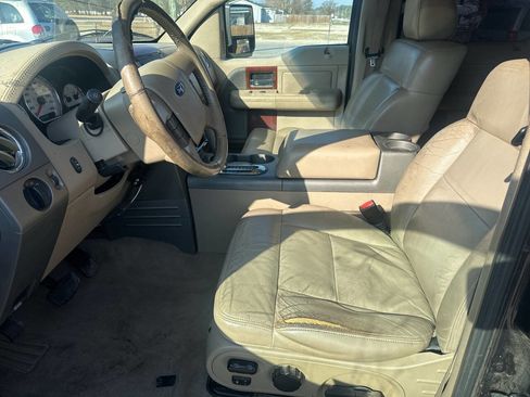Used 2005 Ford F150 Lariat image 10