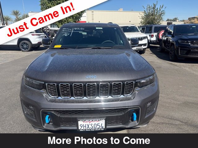 Used 2023 Jeep Grand Cherokee Overland w/ Luxury Tech Group IV AWD/4WD image 9