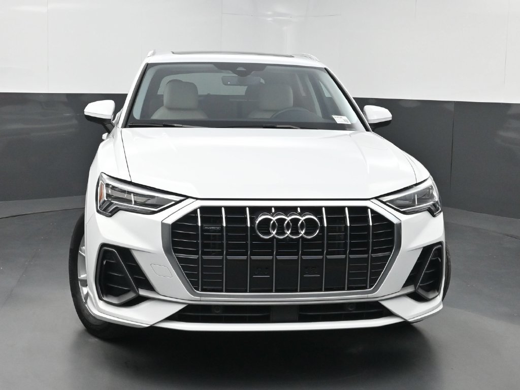 Used 2025 Audi Q3 2.0T Premium Plus w/ Premium Plus Package AWD/4WD image 39