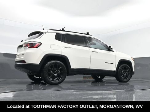 Used 2017 Jeep Compass Latitude AWD/4WD image 23