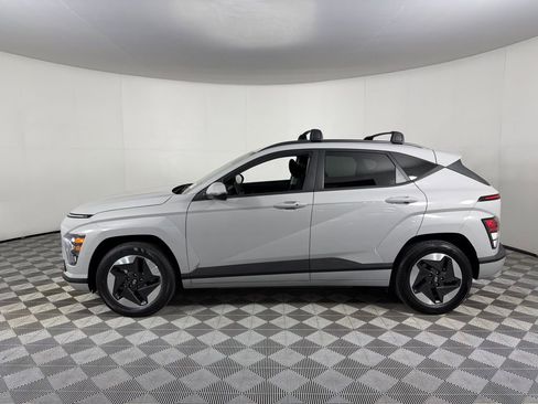 Used 2024 Hyundai Kona SEL image 9