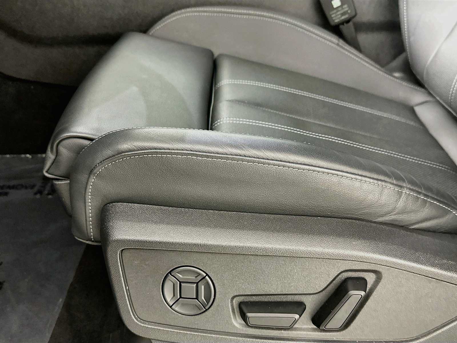 Used 2025 Audi Q5 Premium Plus AWD/4WD image 17