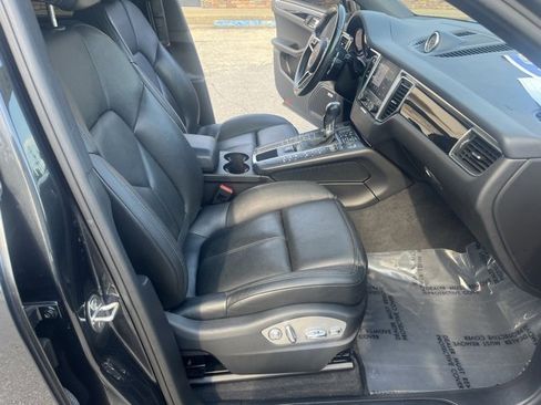 Used 2018 Porsche Macan image 39