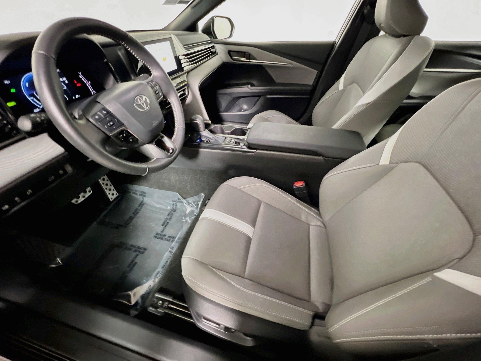 Used 2026 Toyota Camry SE FWD image 15