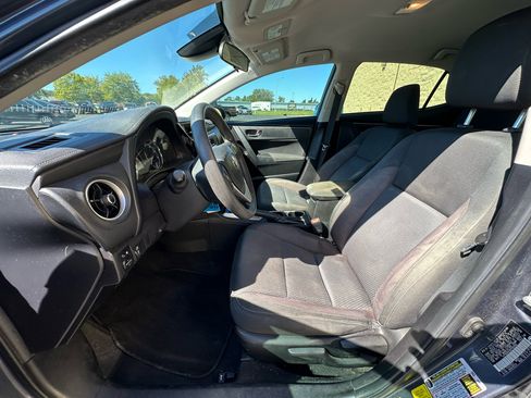 Used 2019 Toyota Corolla XLE image 10