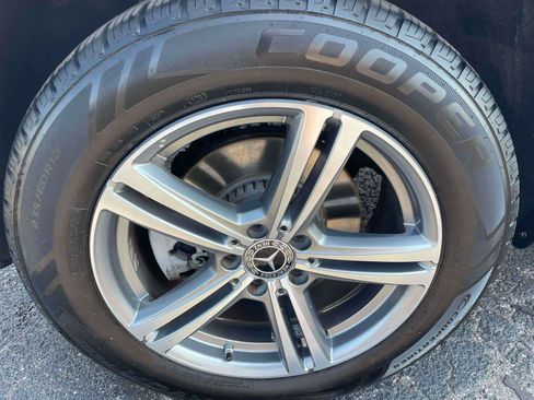 Used 2021 Mercedes-Benz GLC 300 image 10