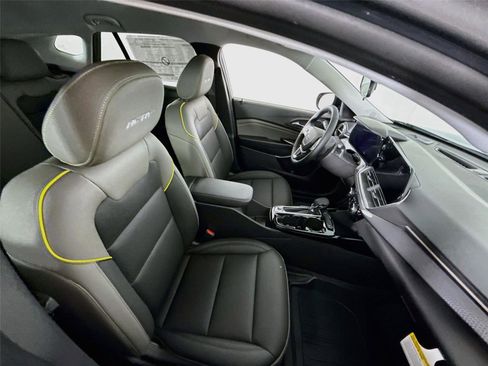New 2026 Chevrolet Trax ACTIV w/ Driver Confidence Package FWD image 19