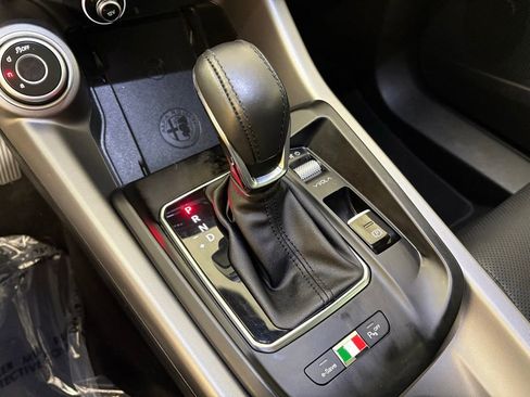 Used 2024 Alfa Romeo Tonale Ti image 37