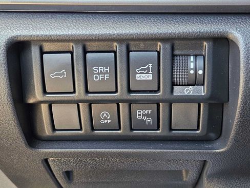 Used 2024 Subaru Forester Premium AWD/4WD image 27