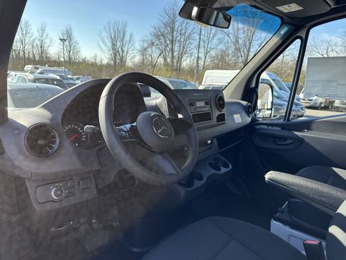 New 2025 Mercedes-Benz Sprinter 2500 image 8