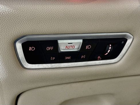 Used 2021 BMW X5 xDrive40i w/ M Sport Package AWD/4WD image 15