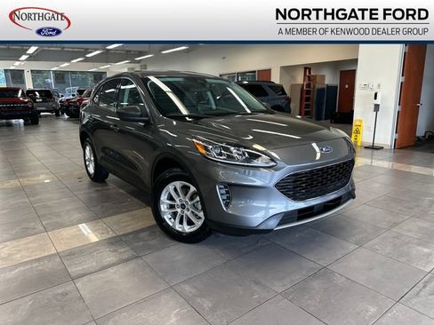 Used 2022 Ford Escape SE w/ Convenience Package AWD/4WD image 1