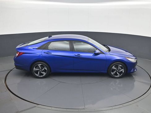 Certified 2023 Hyundai Elantra SEL w/ Convenience Package FWD image 17