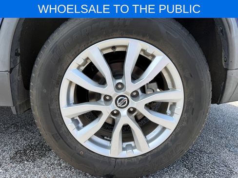 Used 2020 Nissan Rogue SV FWD image 22