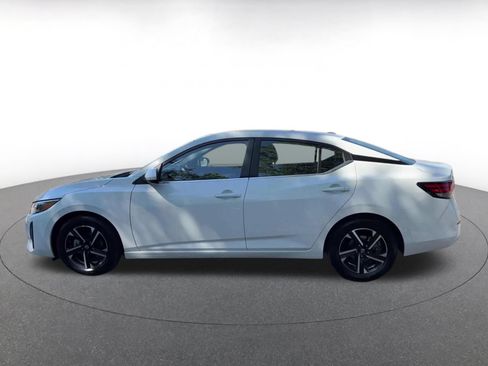 Used 2025 Nissan Sentra SV FWD image 9