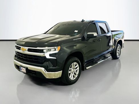 Used 2022 Chevrolet Silverado 1500 LT AWD/4WD image 3