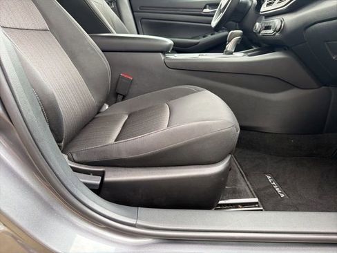 Used 2025 Nissan Altima 2.5 SV FWD image 22