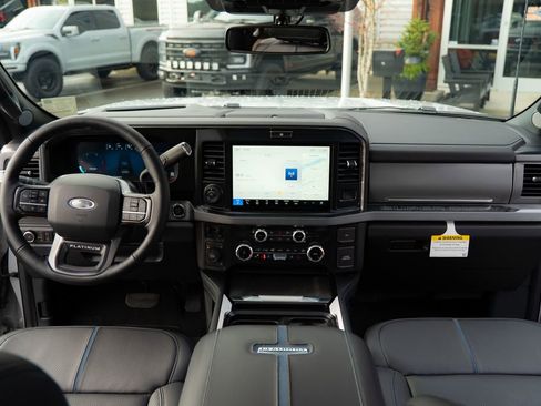 Used 2025 Ford F450 Platinum image 14