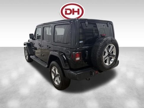Used 2019 Jeep Wrangler Unlimited Sahara AWD/4WD image 10