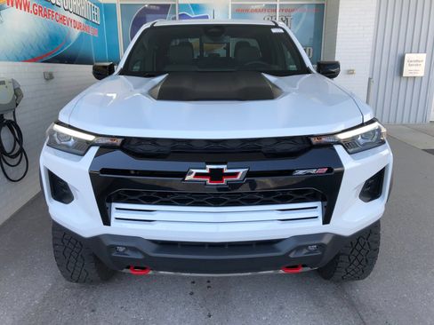 Used 2023 Chevrolet Colorado ZR2 w/ ZR2 Convenience Package III AWD/4WD image 2