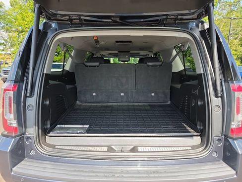 Used 2019 GMC Yukon XL SLT w/ Premium Edition AWD/4WD image 16
