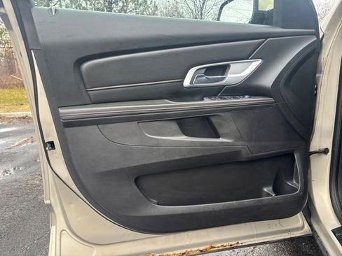 Used 2010 GMC Terrain SLE w/ LPO, Protection Package image 11