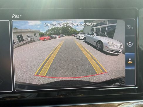 Used 2017 Mercedes-Benz E 300 4MATIC image 15