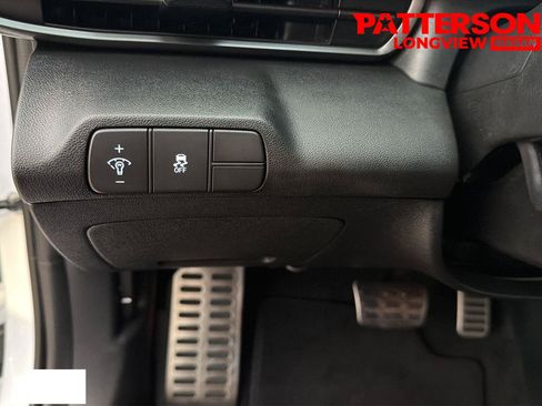 Used 2025 Hyundai Elantra Sport FWD image 9