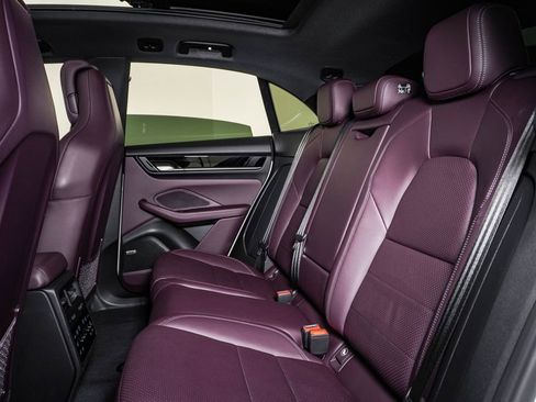 Certified 2025 Porsche Macan 4 Electric AWD/4WD image 17