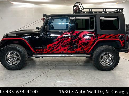 Used 2008 Jeep Wrangler Unlimited Rubicon w/ Dual Top Group AWD/4WD image 2