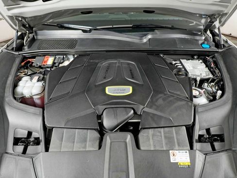 Certified 2022 Porsche Cayenne E-Hybrid image 41