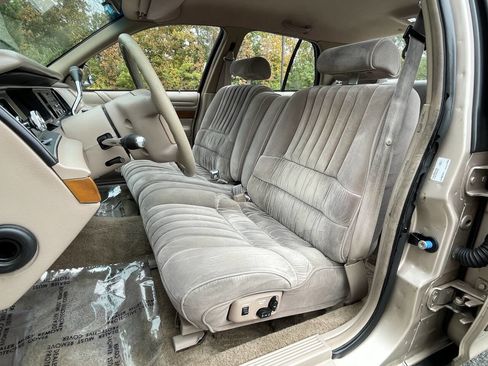 Used 1993 Mercury Grand Marquis LS image 16