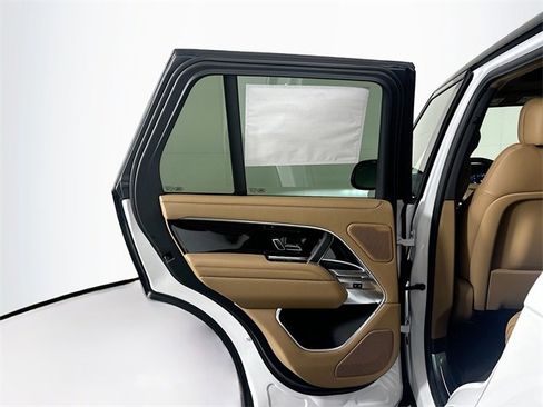 New 2025 Land Rover Range Rover SE image 22
