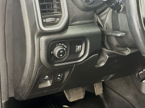 Used 2020 RAM 1500 Big Horn AWD/4WD image 17