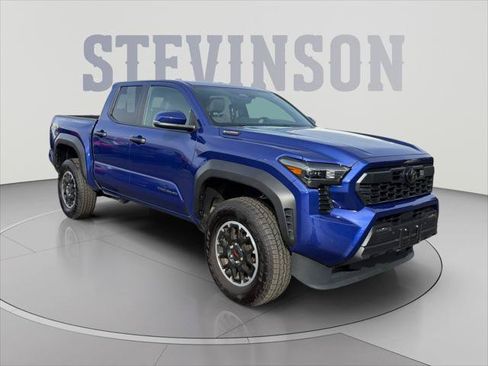 Certified 2025 Toyota Tacoma TRD Off-Road w/ TRD Off Road Upgrade Package AWD/4WD image 7