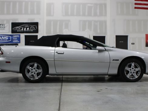 Used 1998 Chevrolet Camaro Z28 RWD image 30
