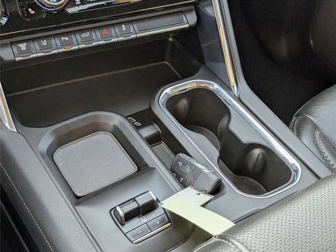 Used 2024 GMC Sierra 3500 Denali w/ Denali Reserve Package image 23