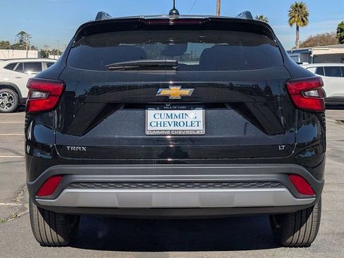 New 2026 Chevrolet Trax LT FWD image 9