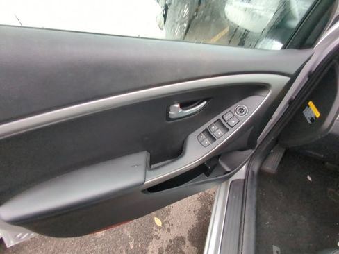 Used 2017 Hyundai Elantra GT w/ Value Edition Package 02 FWD image 8