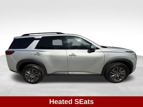 Used 2025 Nissan Pathfinder SV AWD/4WD image 7
