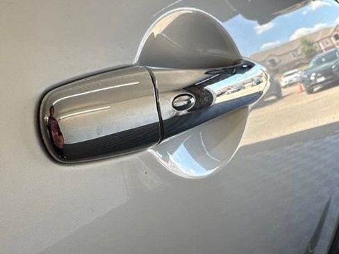 Used 2017 Nissan Armada Platinum RWD image 18