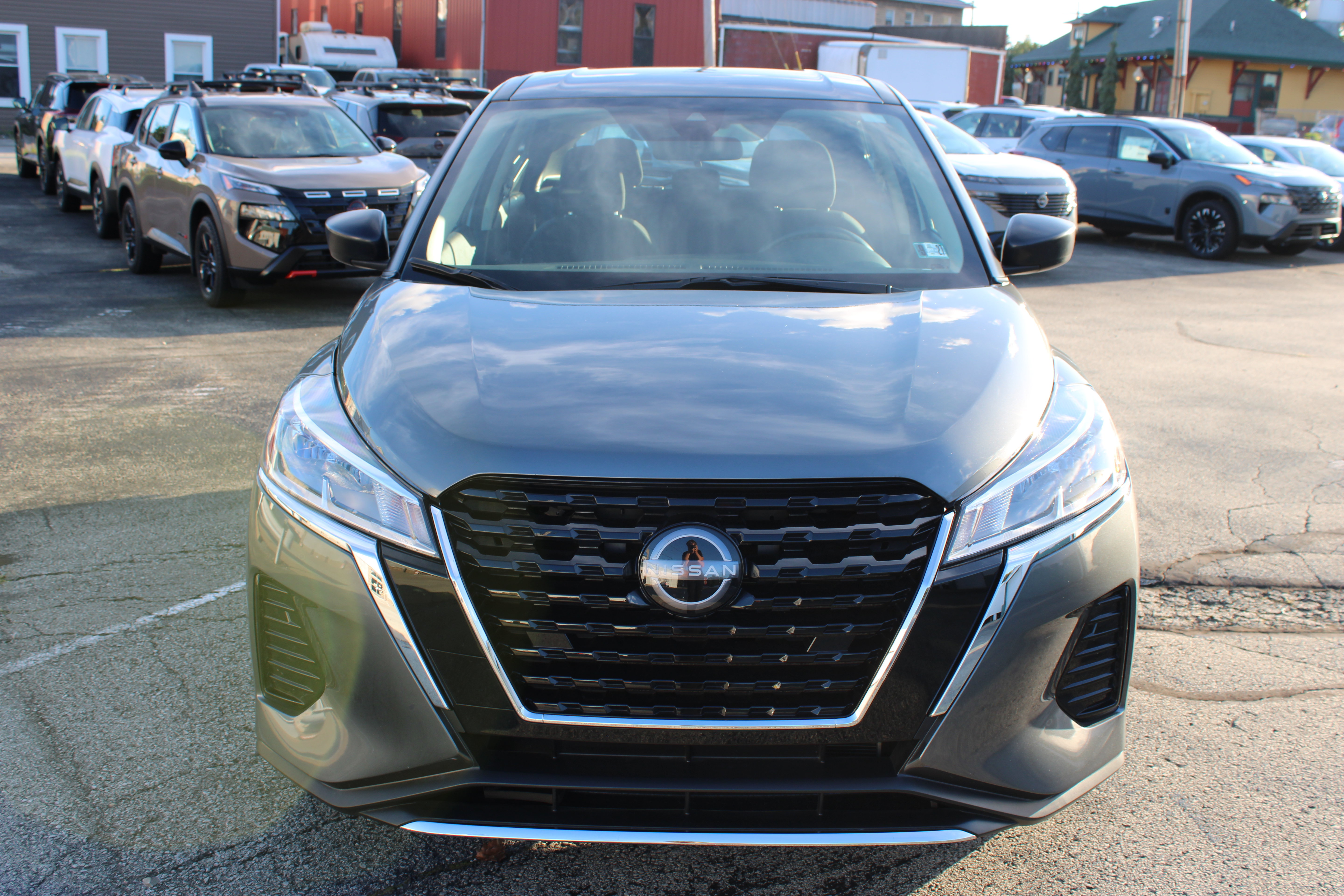 Certified 2025 Nissan Kicks Play S FWD image 9