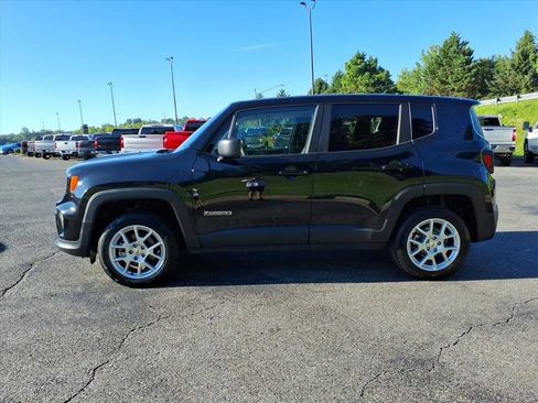 Used 2023 Jeep Renegade Latitude AWD/4WD image 6