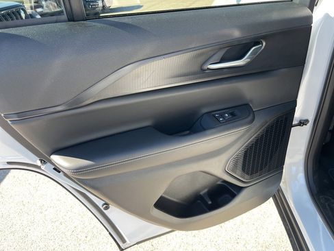 New 2025 Jeep Grand Cherokee image 15