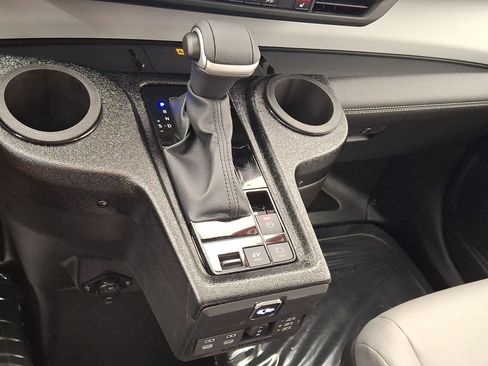 Used 2026 Toyota Sienna XLE FWD image 15