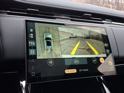 Used 2025 Land Rover Range Rover Sport Dynamic SE AWD/4WD image 17