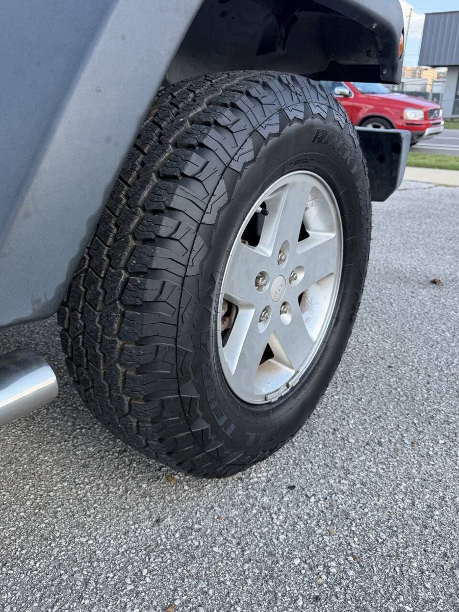 Used 2013 Jeep Wrangler Sport AWD/4WD image 21